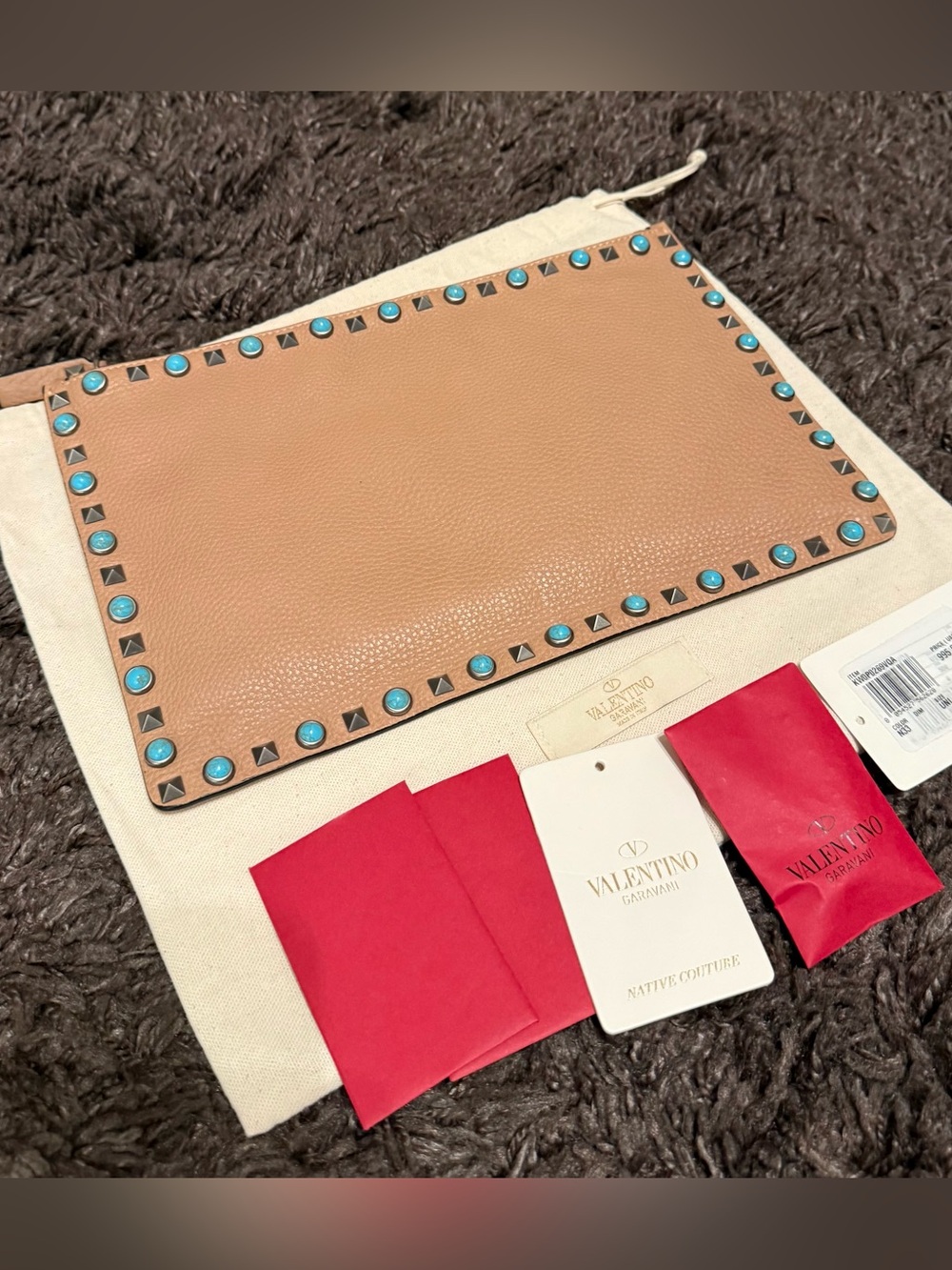 Valentino Garavani Rockstud Flat Ziptop Pouch